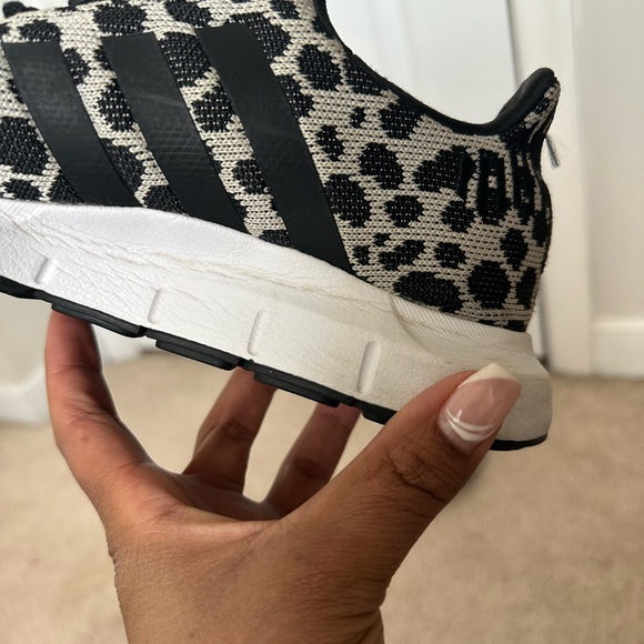 ADIDAS WOMENS SWIFT RUN 1.0 RUNNING SHOE - Picture 5 of 7